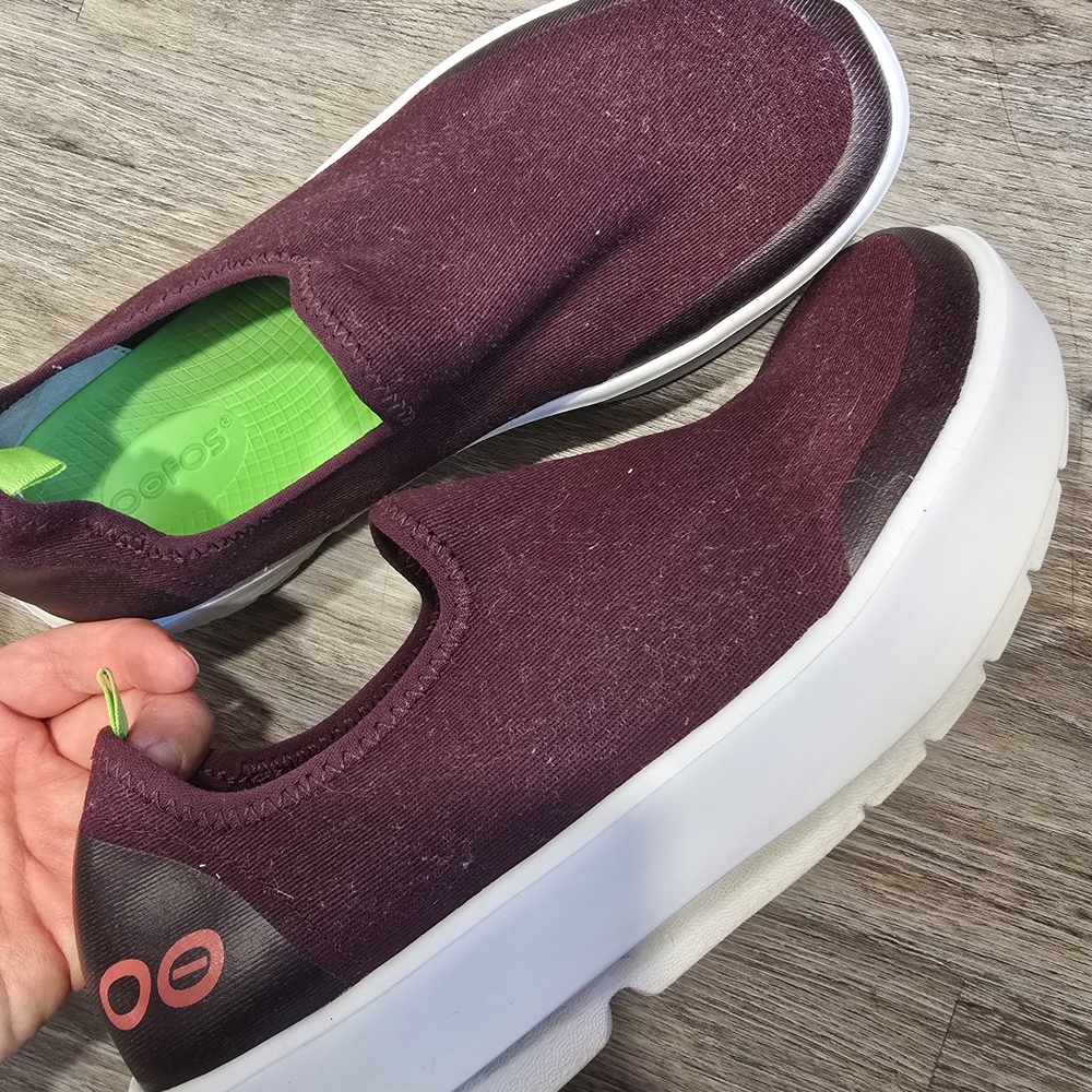 Oofos Women's Slip-On Sneakers - Burgundy
